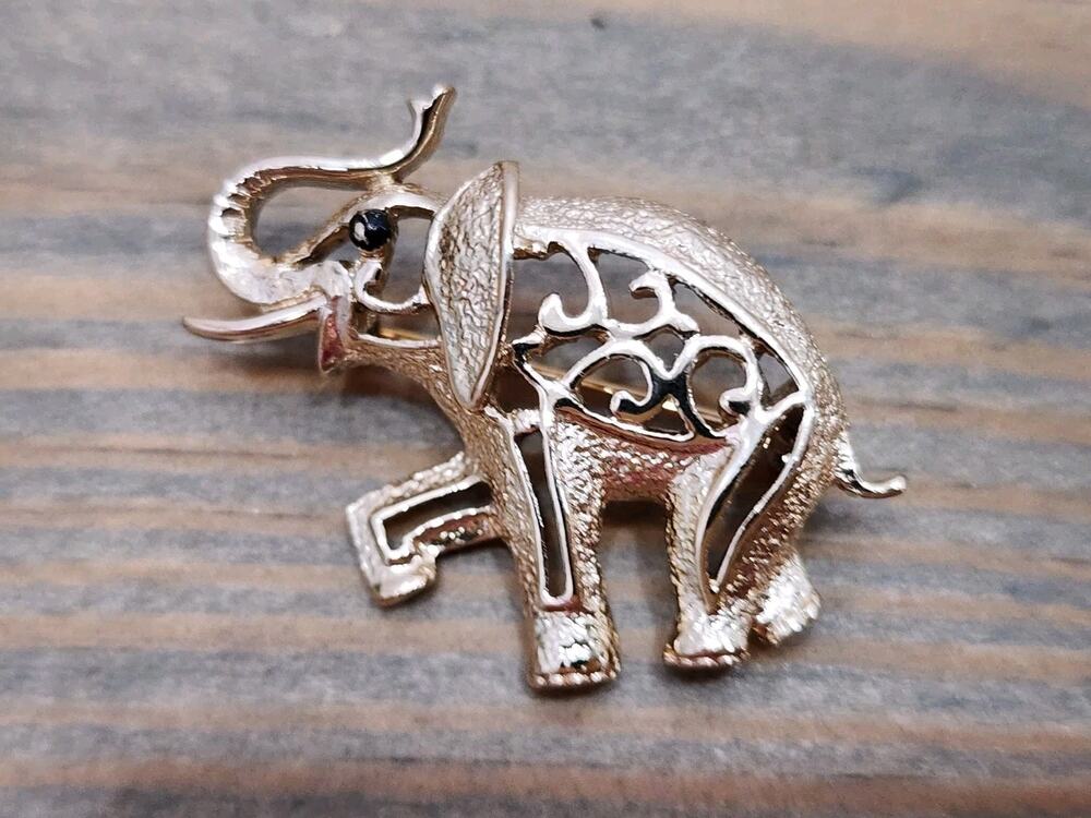 Vintage Sarah Coventry "Sabu" (1972) Brooch
